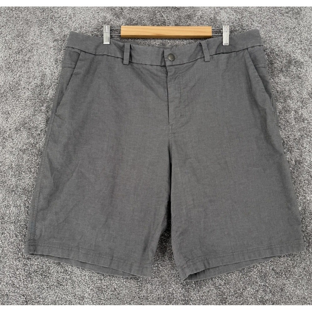 Lululemon Men's Gray Stretch Golf Chino Shorts Size 40 Lightweight Casual